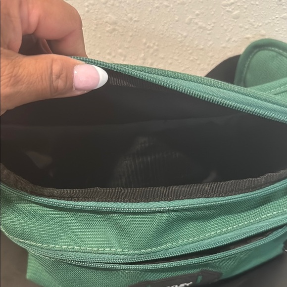 Oakley Green Men's Waist Bag - Picture 2 of 3